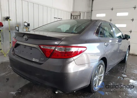 2015 Toyota Camry Se z USA, uszkodzony, nr VIN 4T1BF1FK7FU495851
